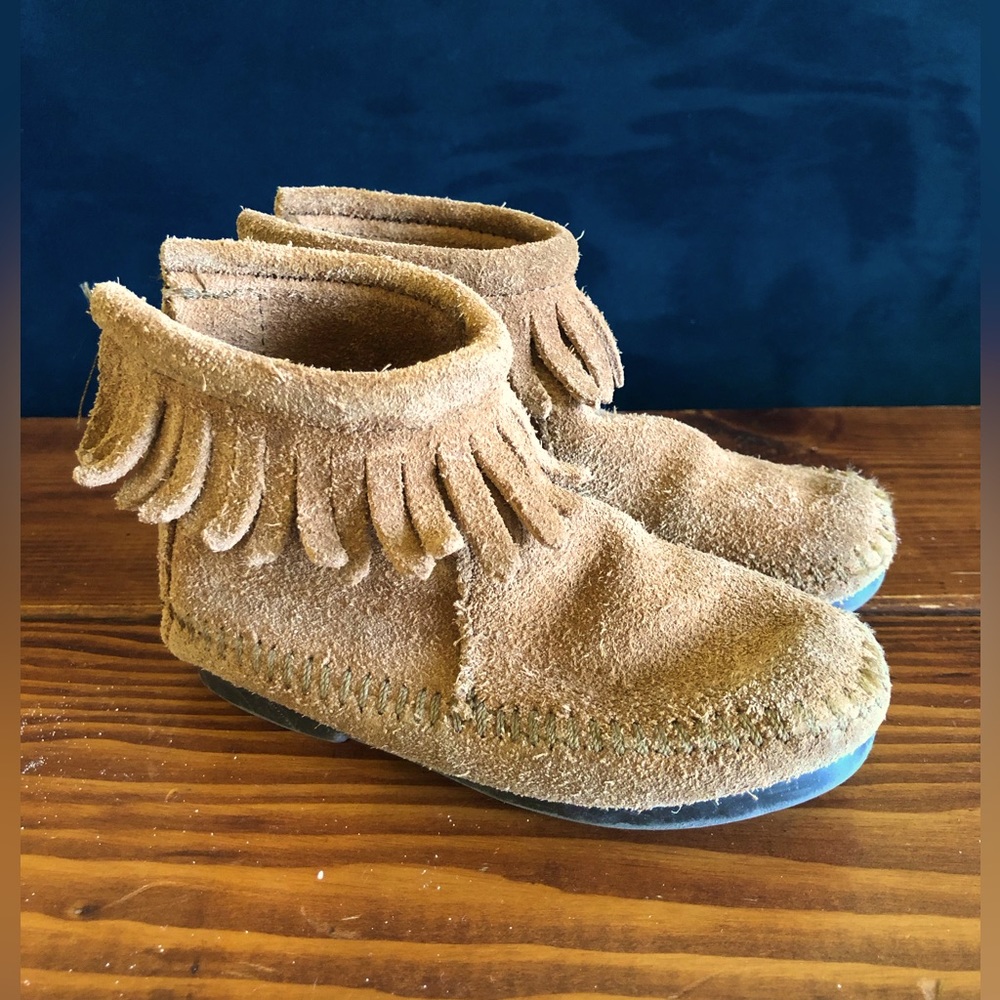 Minnetonka toddler suede moccasins
